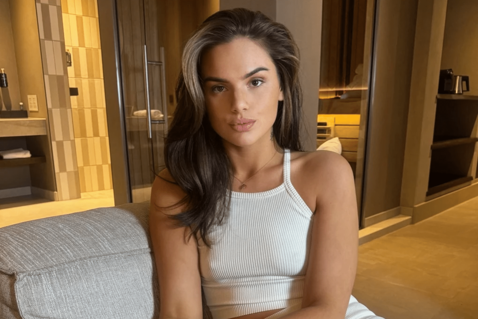 onthullende Famke Louise